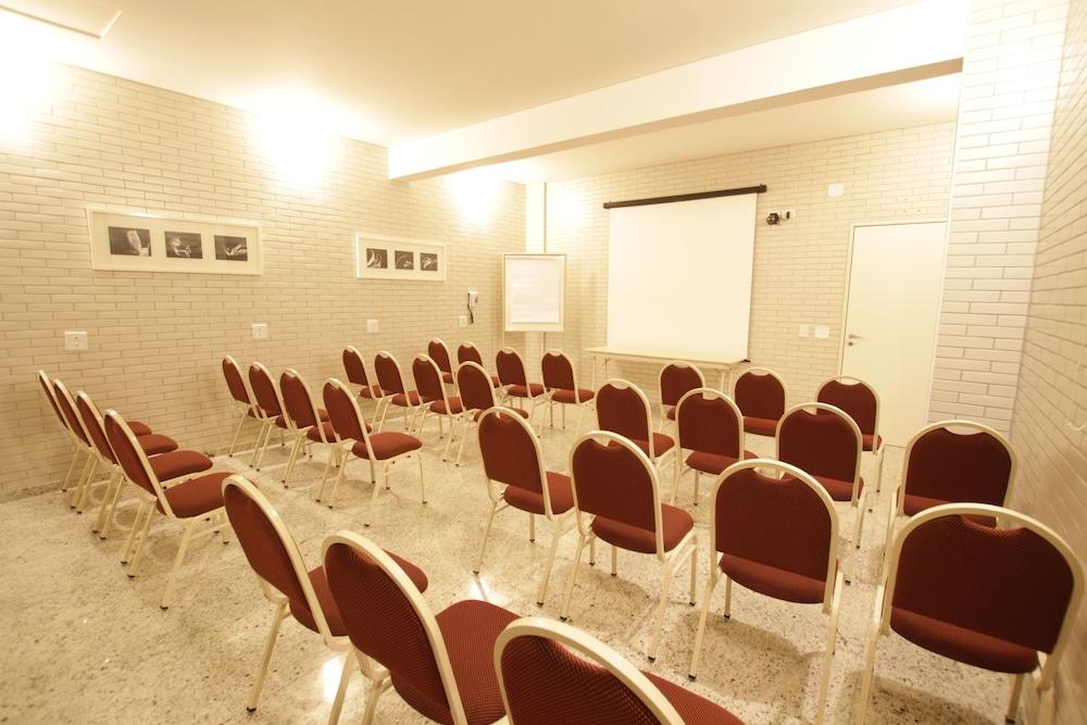 Hotel Confiance Batel 쿠리치바 외부 사진