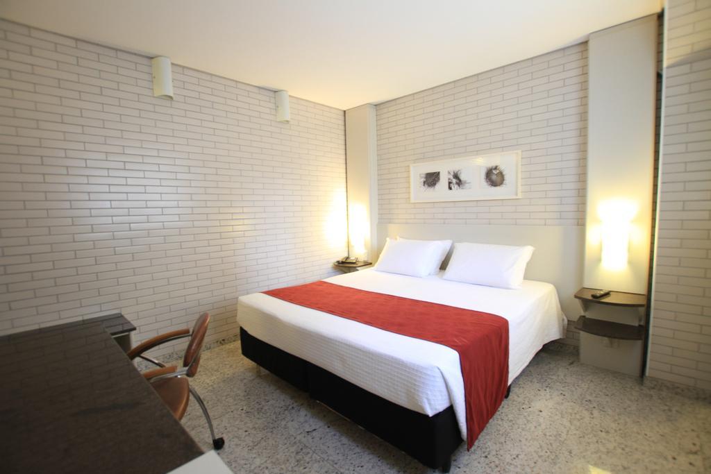 Hotel Confiance Batel 쿠리치바 객실 사진